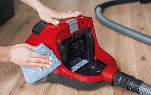 How to Clean a Vacuum Cleaner